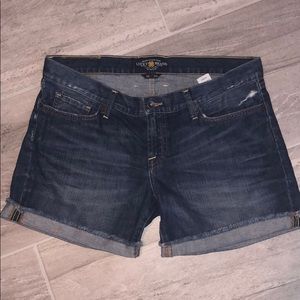 Lucky Riley Shorts Light Distress